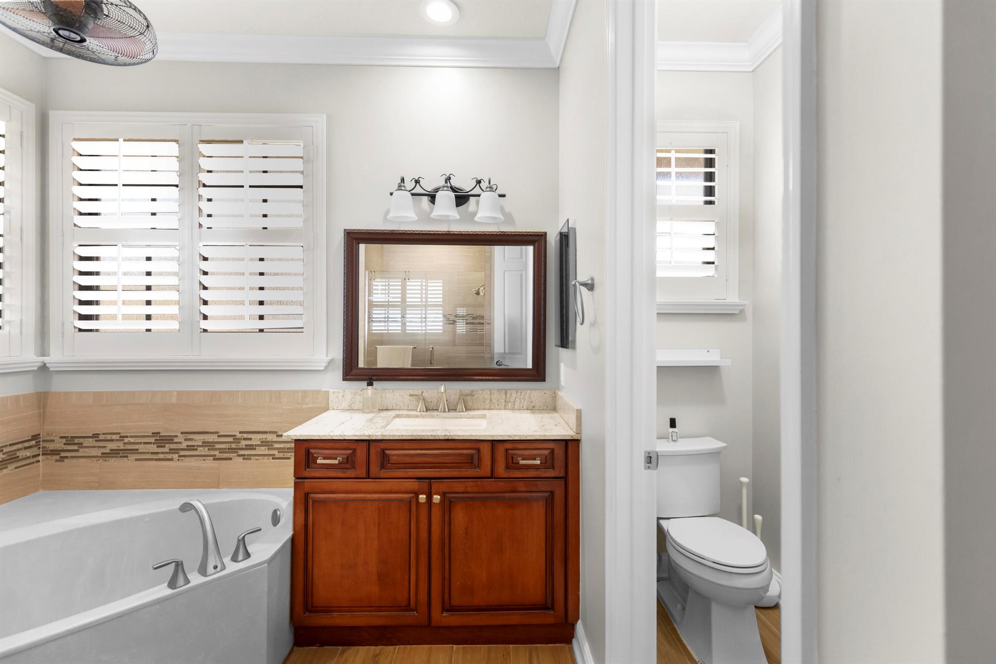 COUNTRY CLUB POINTE - Residential Lease