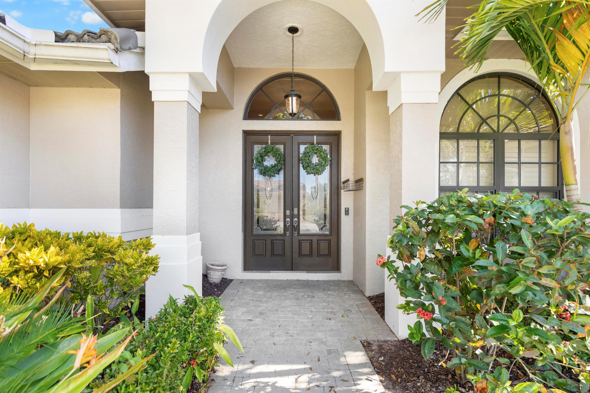 COUNTRY CLUB POINTE - Residential Lease