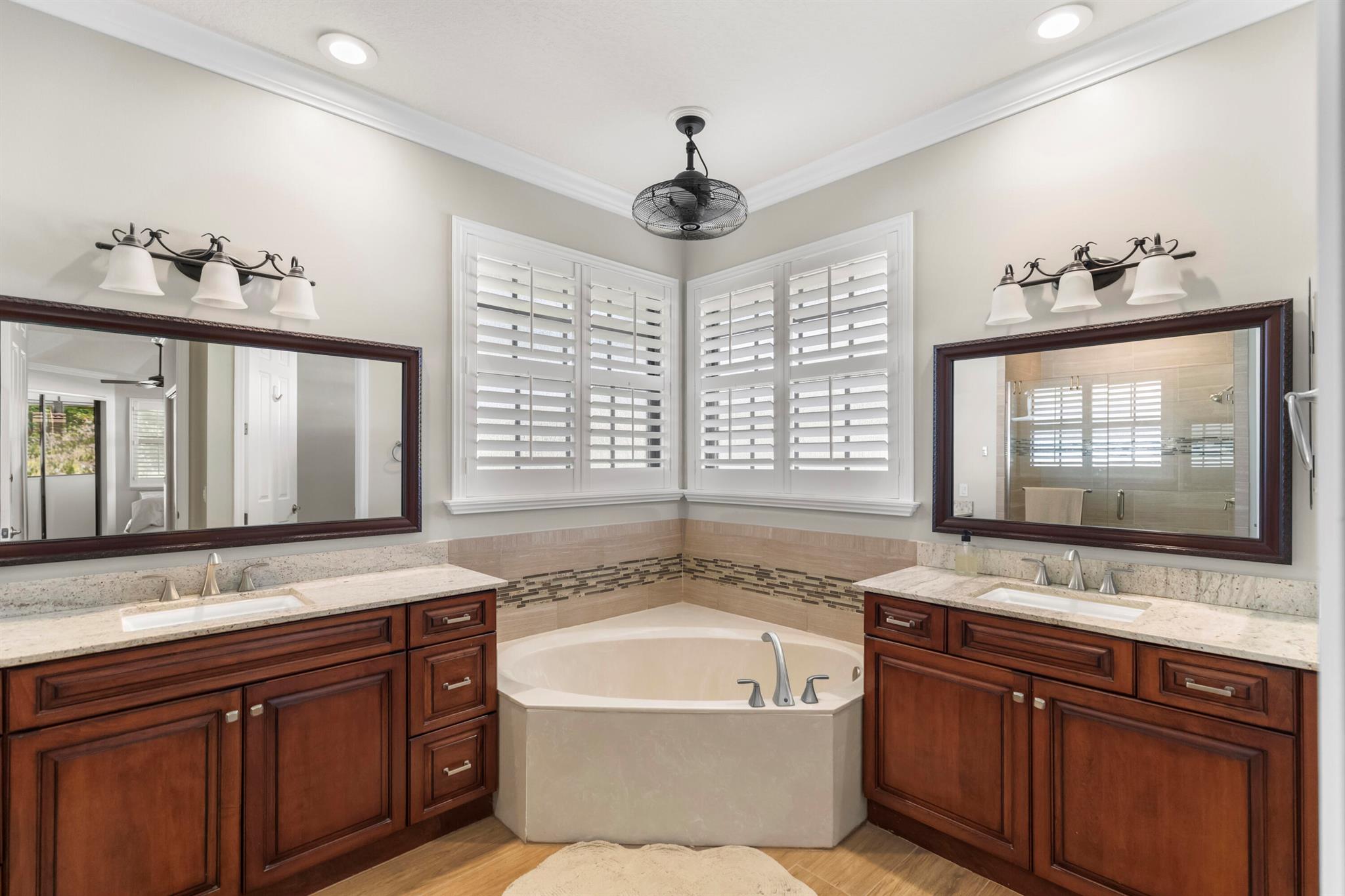 COUNTRY CLUB POINTE - Residential Lease