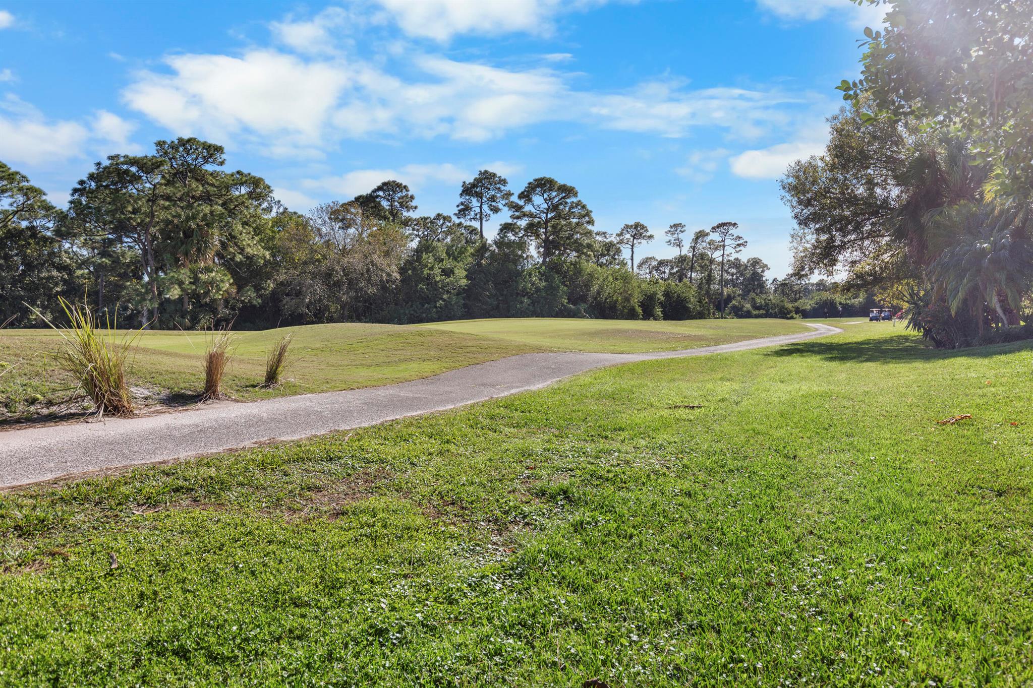 COUNTRY CLUB POINTE - Residential Lease