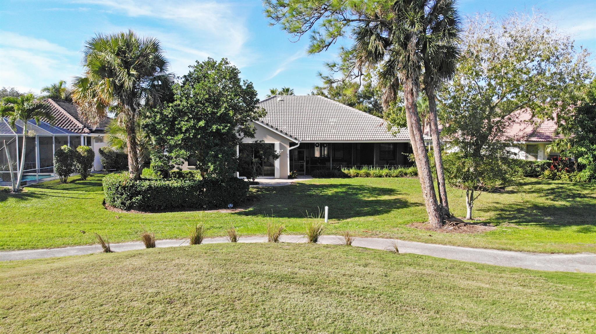 COUNTRY CLUB POINTE - Residential Lease