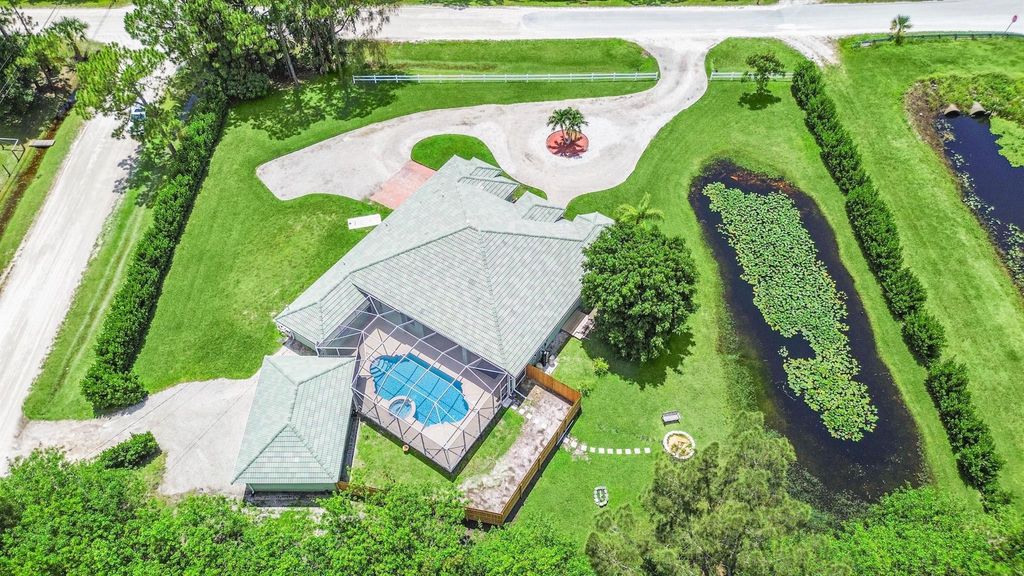 Photo of 17968 Winterhawk Trail, Jupiter, FL 33478 (MLS # R10900590)