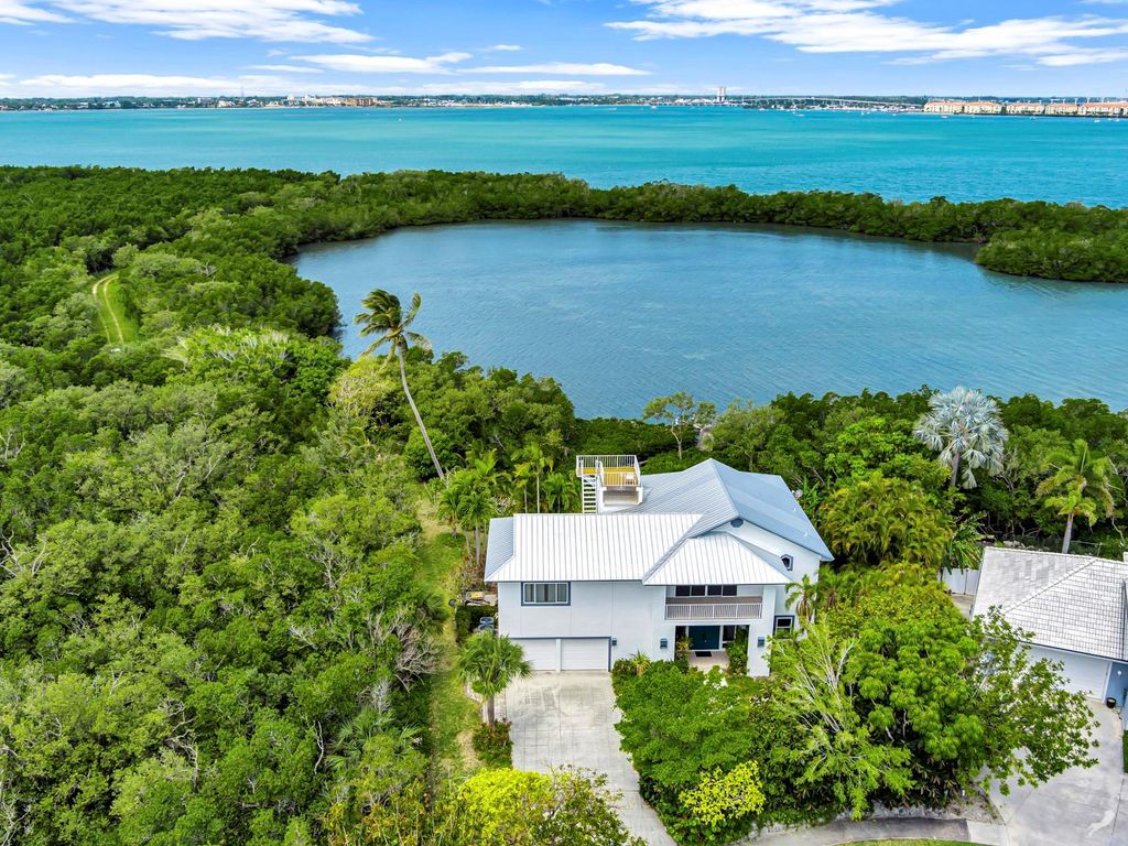 Photo of 1700 Coconut Drive, Fort Pierce, FL 34949 (MLS # F10499259)