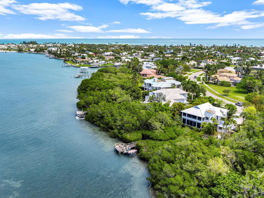 Photo of 1700 Coconut Drive, Fort Pierce, FL 34949 (MLS # F10499259)