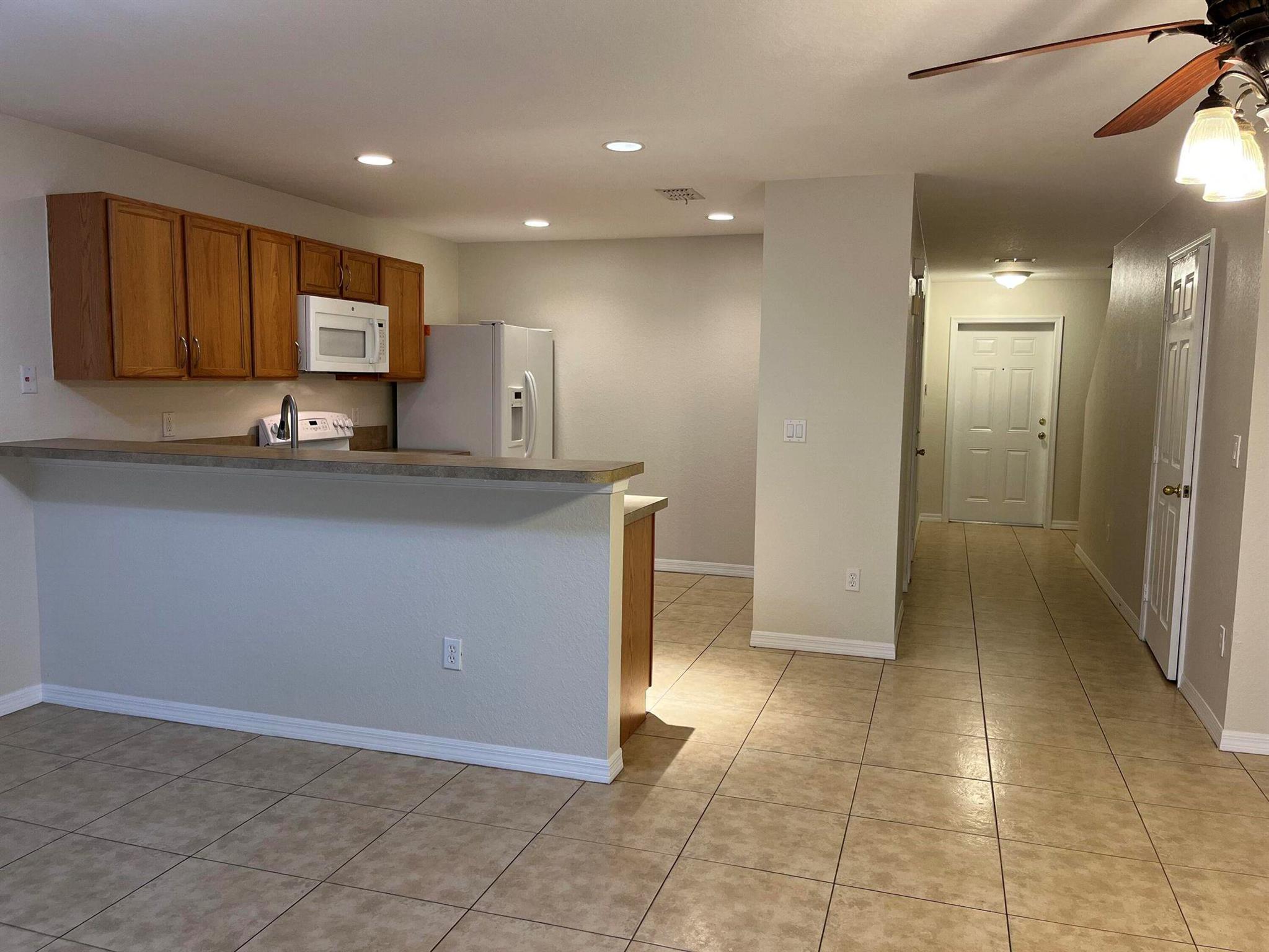 THIRD REPLAT OF PORTOFINO - Residential Lease