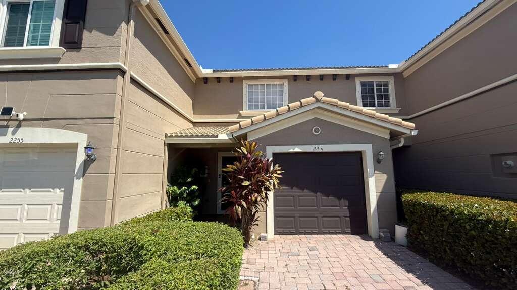 THIRD REPLAT OF PORTOFINO - Residential Lease