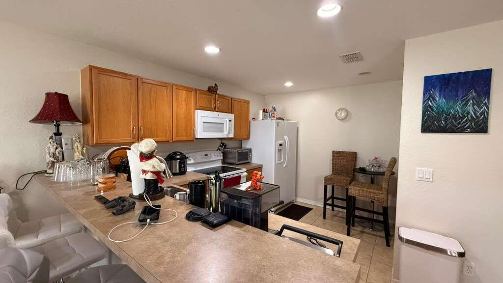 THIRD REPLAT OF PORTOFINO - Residential Lease