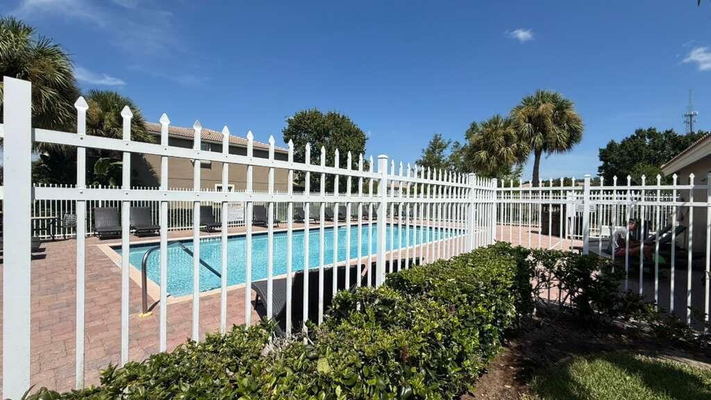 THIRD REPLAT OF PORTOFINO - Residential Lease