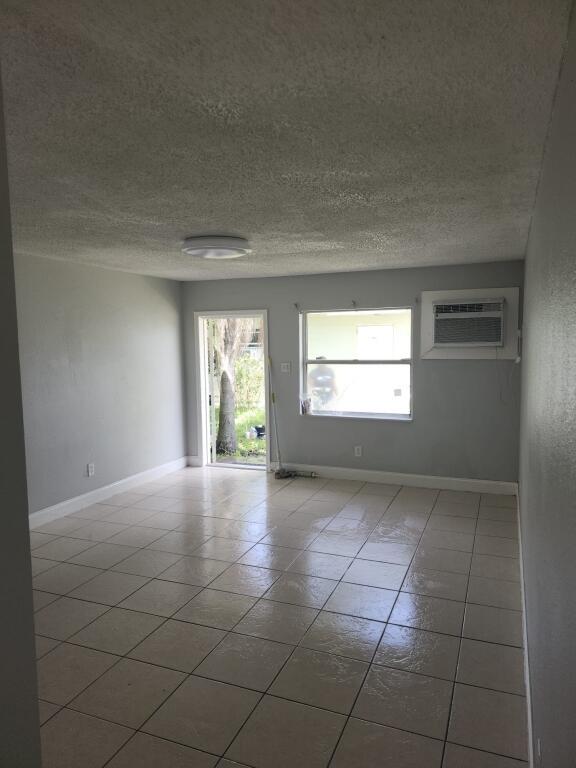 MARAVILLA GARDENS UNIT 1 - Residential Income