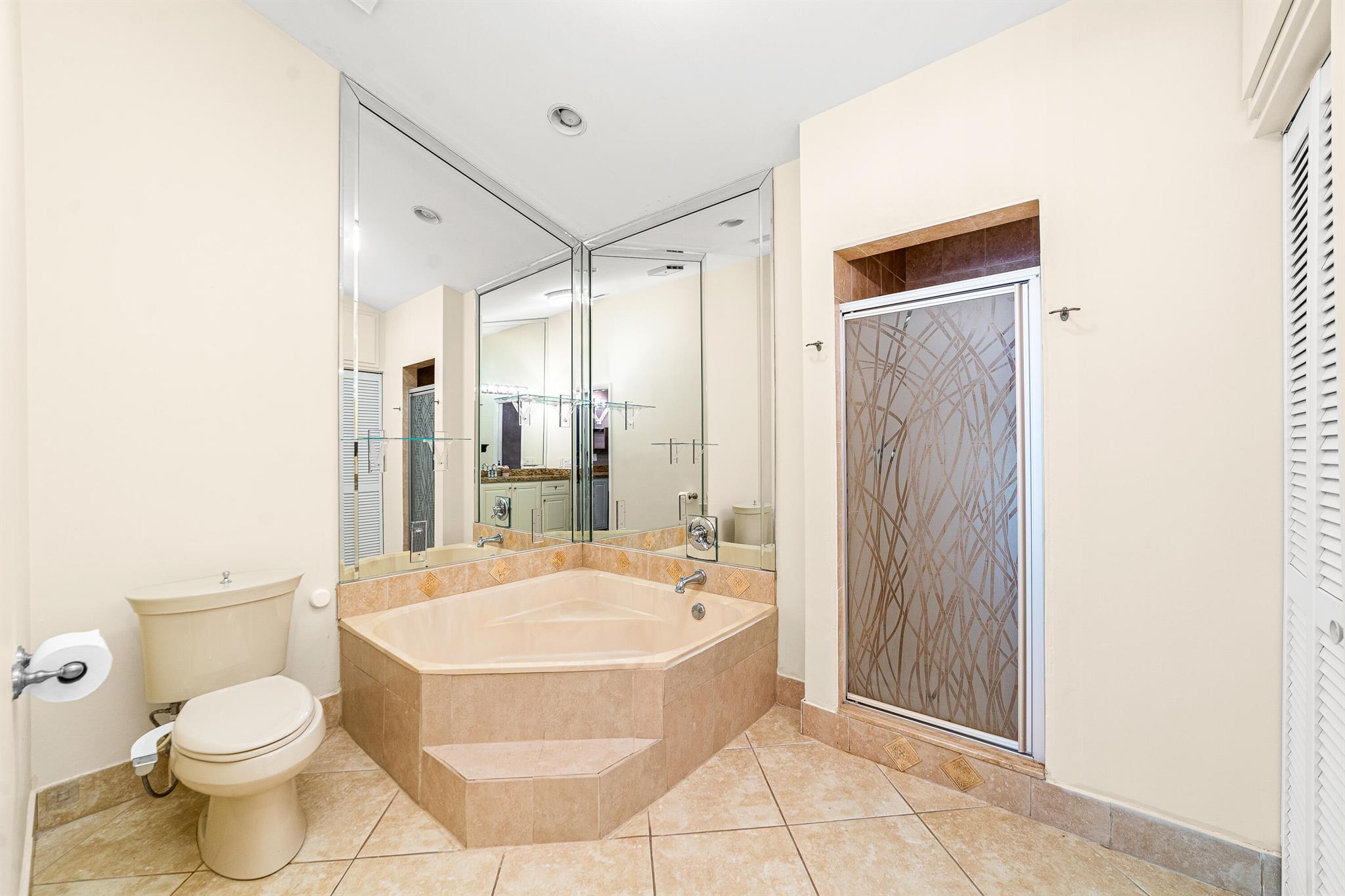 L AMBIANCE OF VIA VERDE - Residential