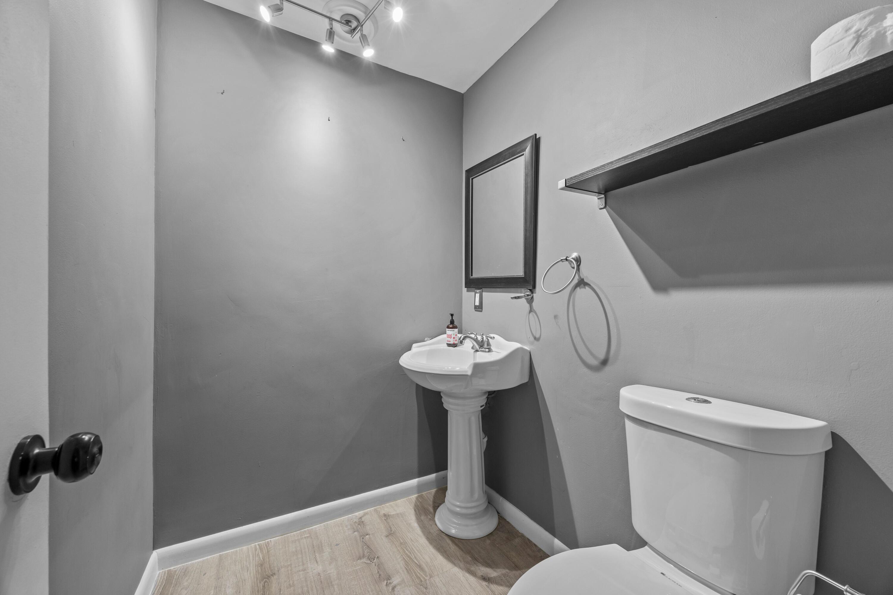 FRENCH QUARTER 3 - Residential Lease