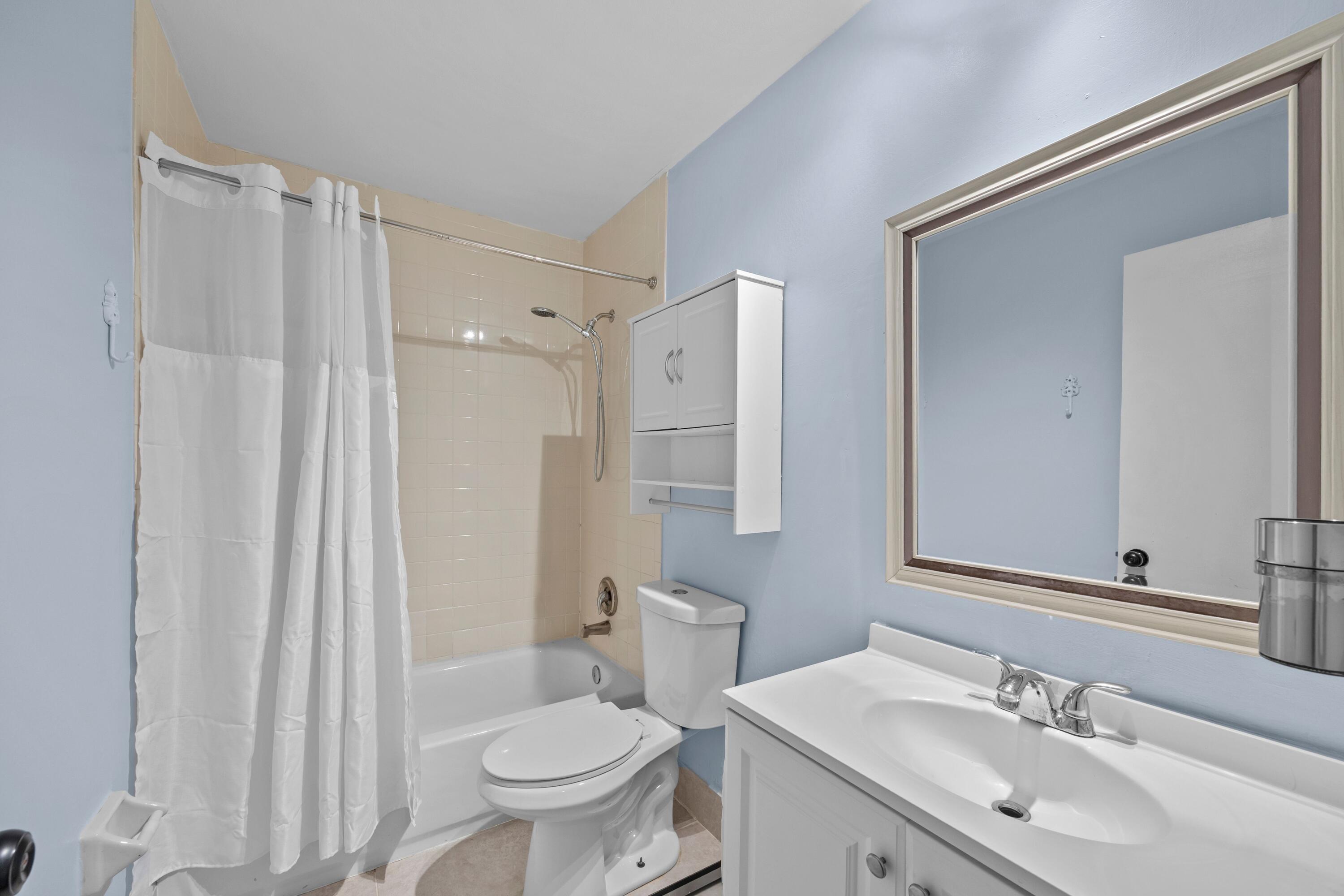 FRENCH QUARTER 3 - Residential Lease