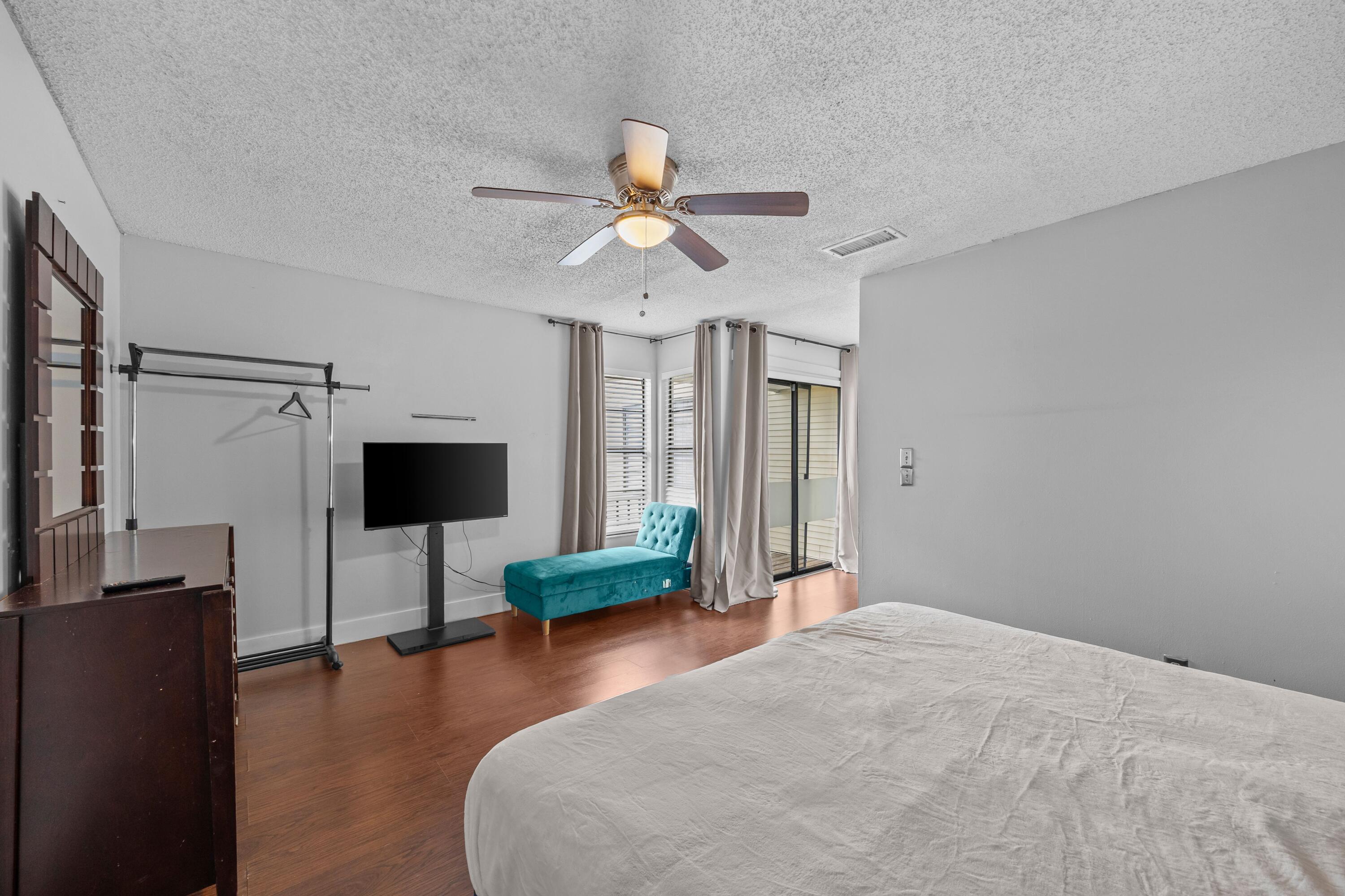 FRENCH QUARTER 3 - Residential Lease