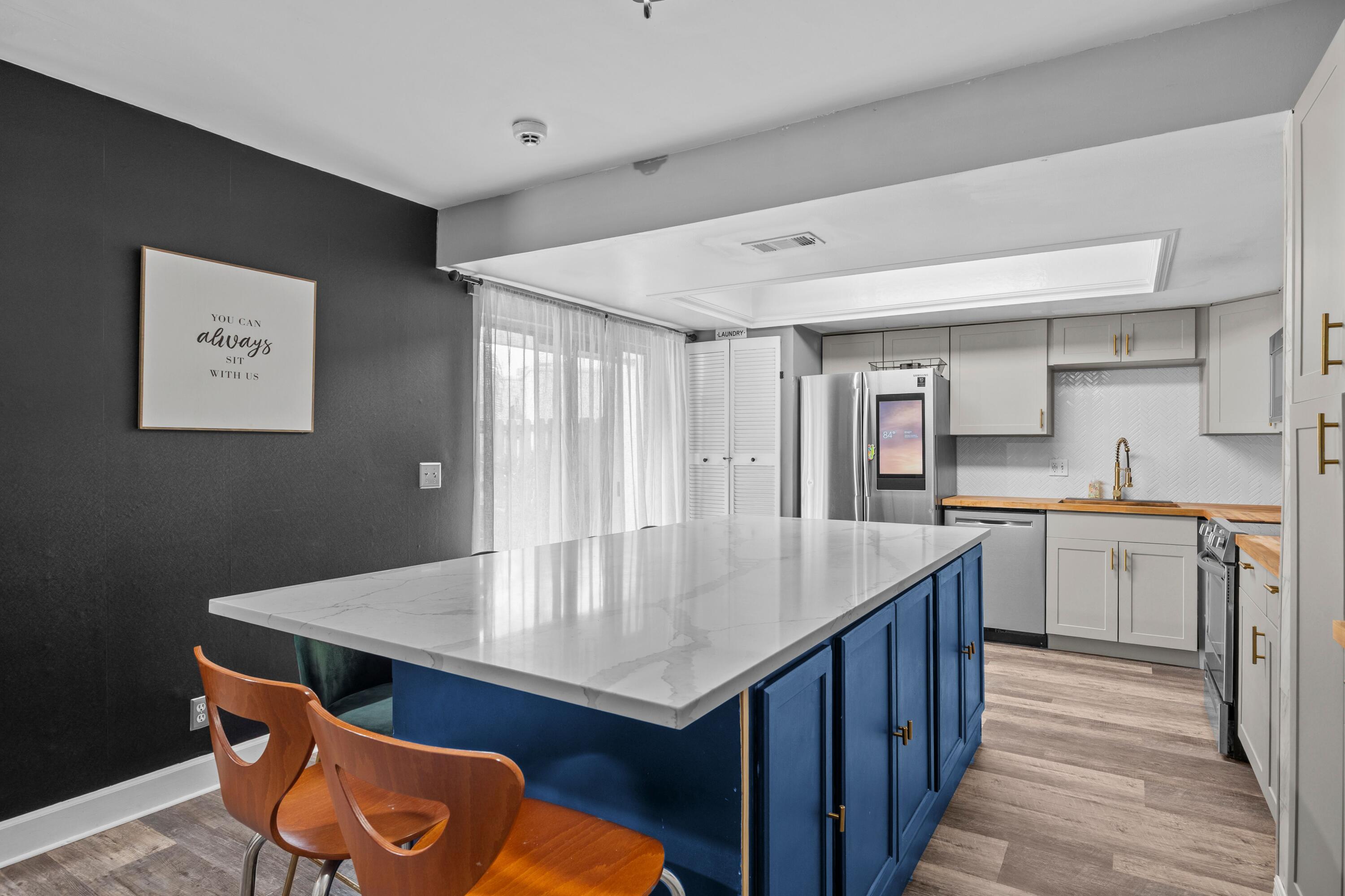 1520 Shaker Circle