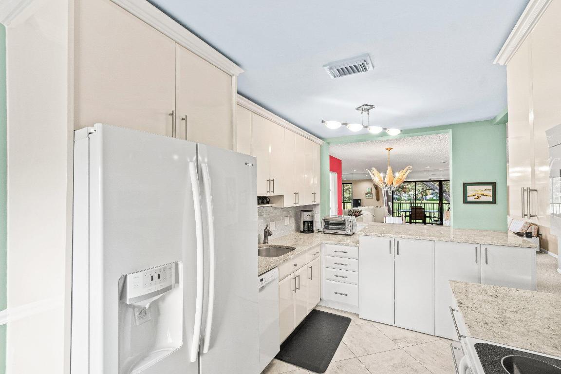 STRATFORD AT HUNTERS RUN CONDO - Residential