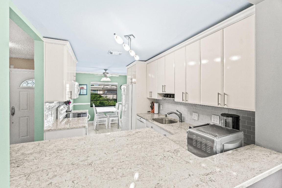 STRATFORD AT HUNTERS RUN CONDO - Residential