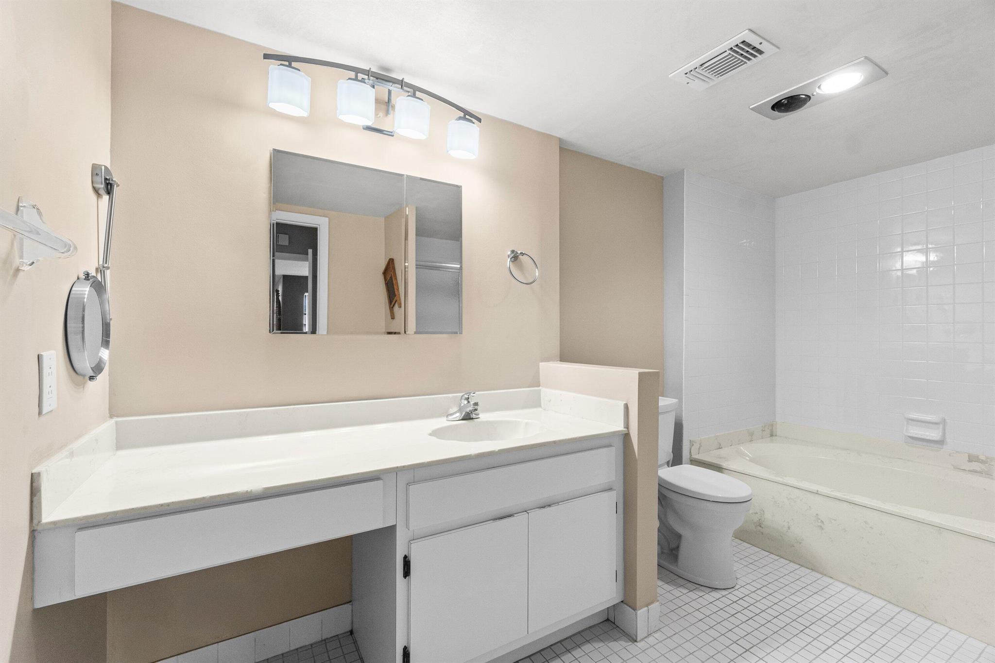 STRATFORD AT HUNTERS RUN - Residential