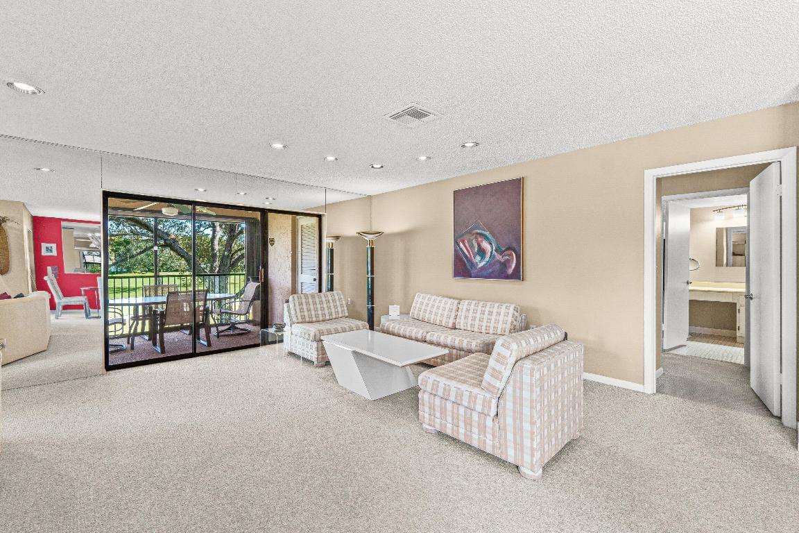 STRATFORD AT HUNTERS RUN CONDO - Residential