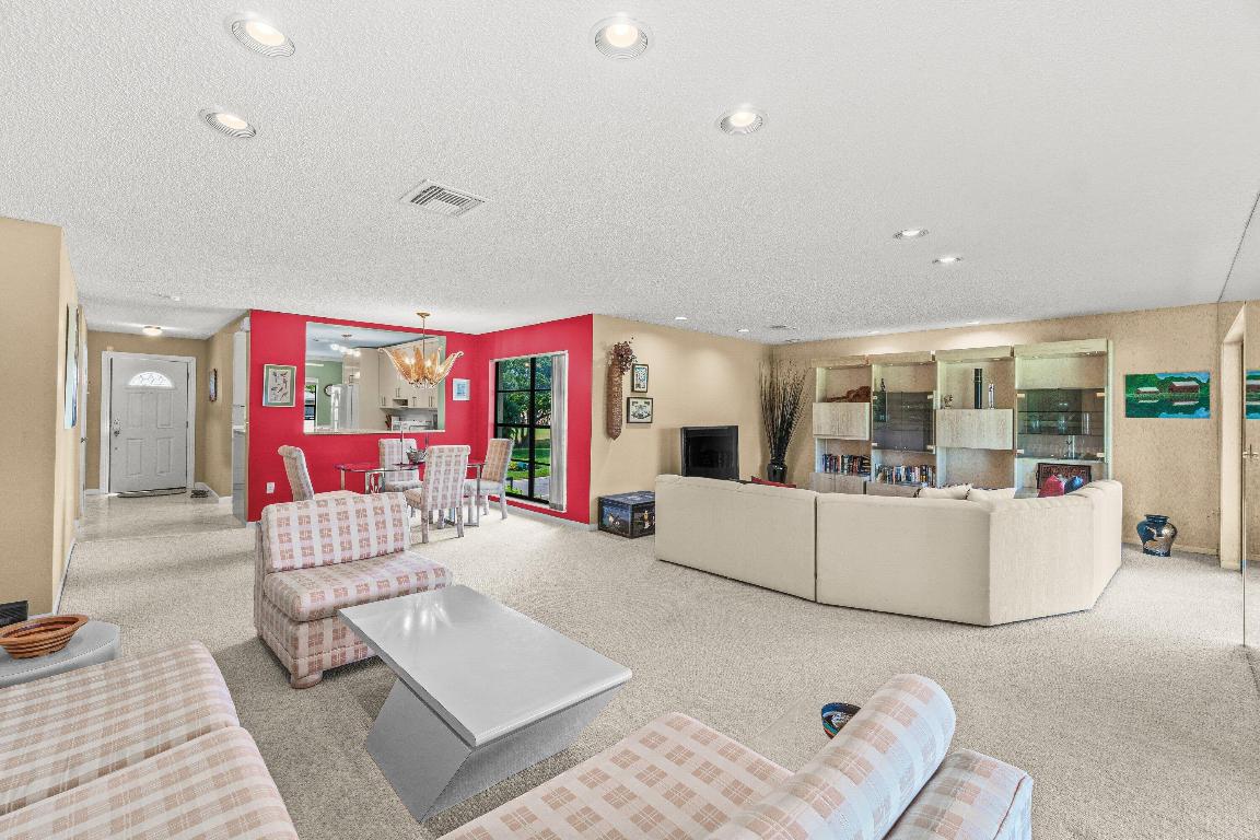 STRATFORD AT HUNTERS RUN CONDO - Residential