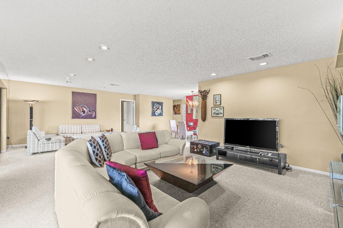 STRATFORD AT HUNTERS RUN CONDO - Residential