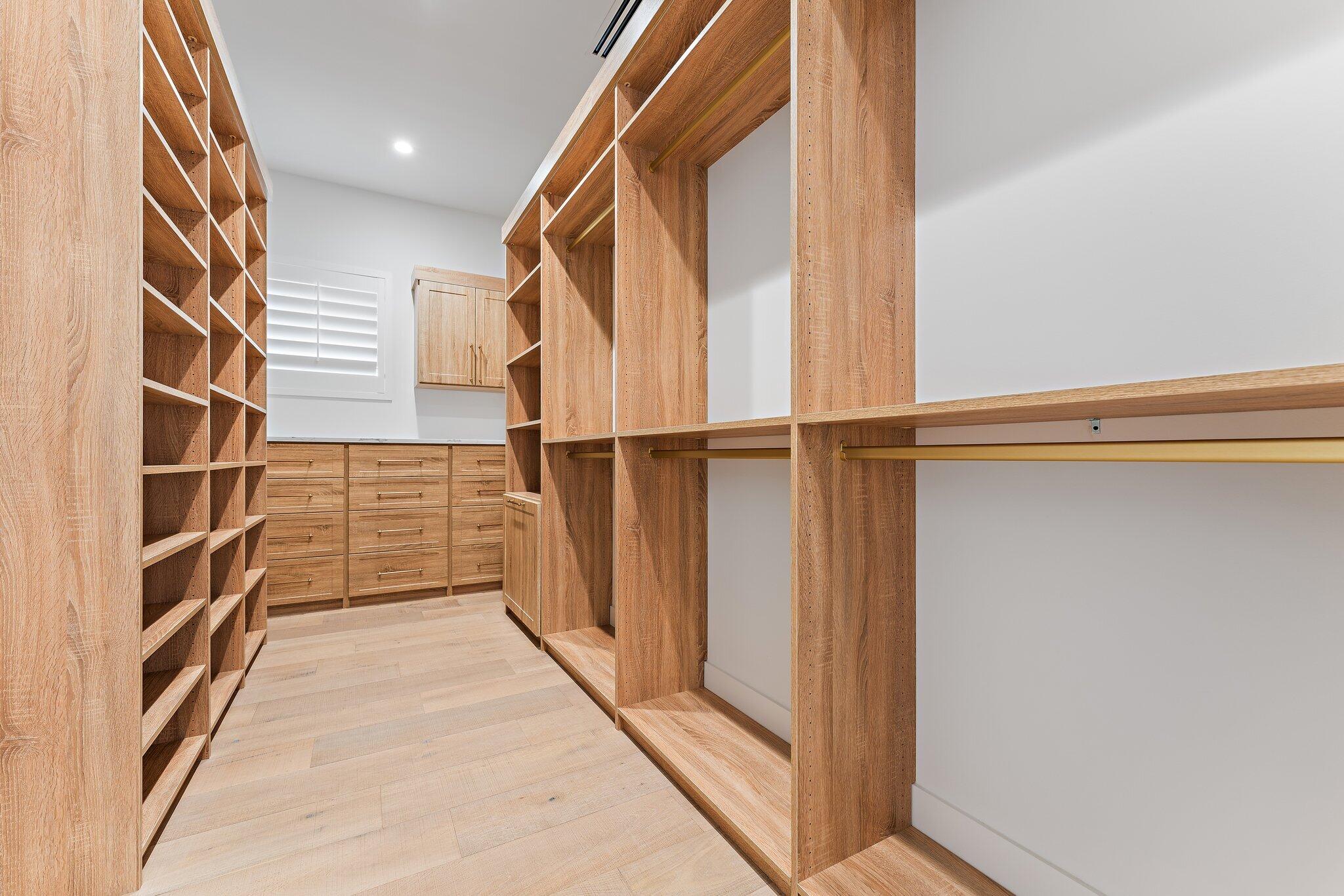 COUNTRY CLUB POINT - Residential