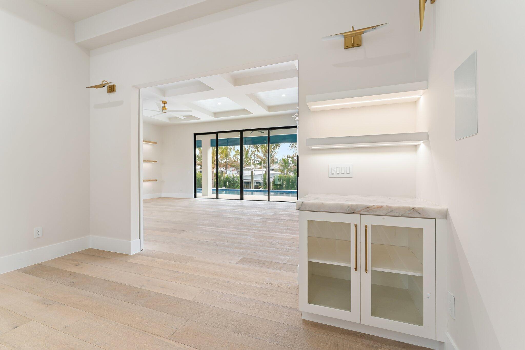 COUNTRY CLUB POINT - Residential