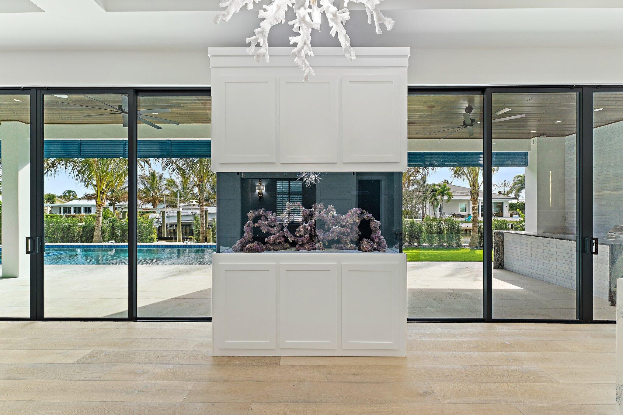 COUNTRY CLUB POINT - Residential