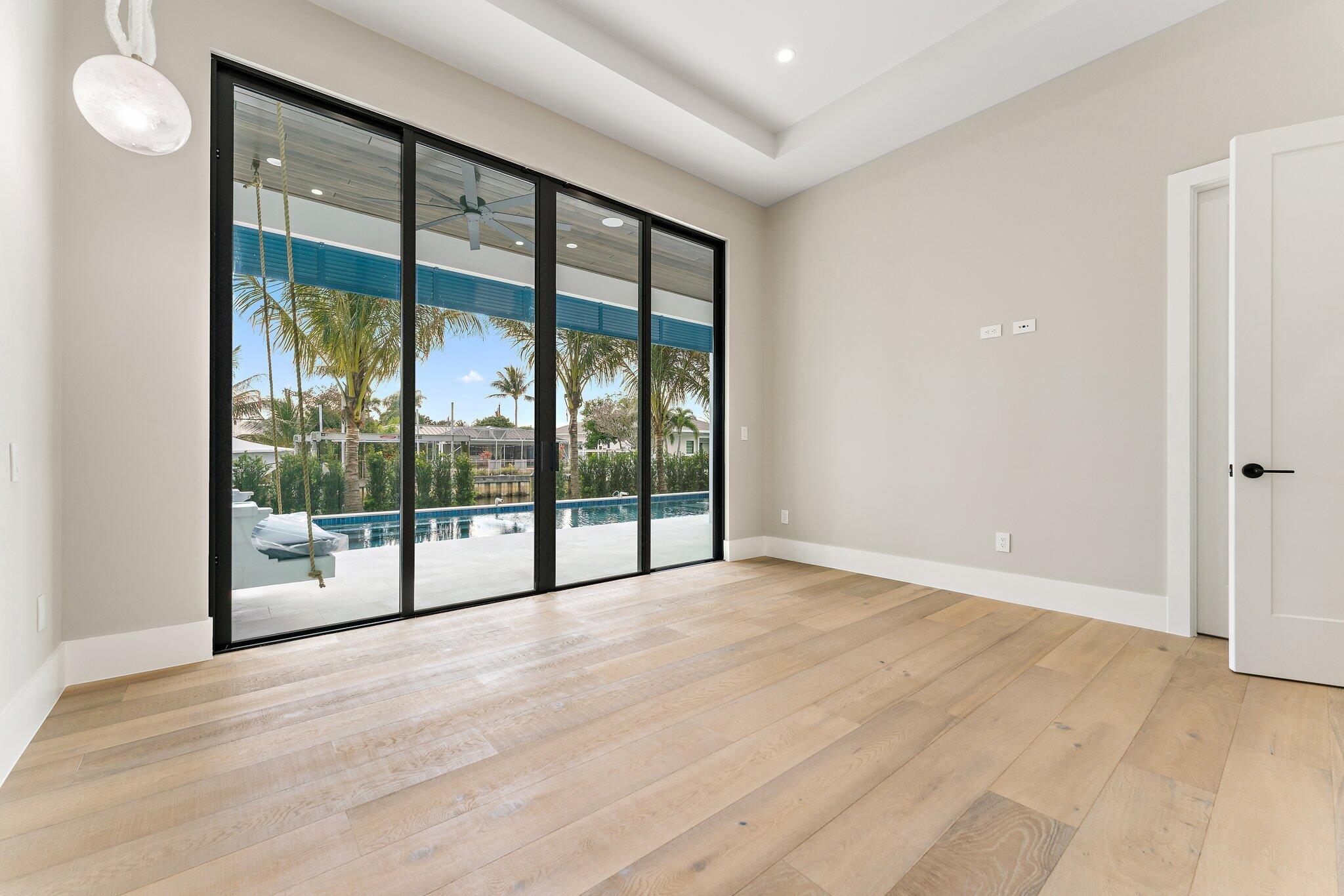 COUNTRY CLUB POINT - Residential