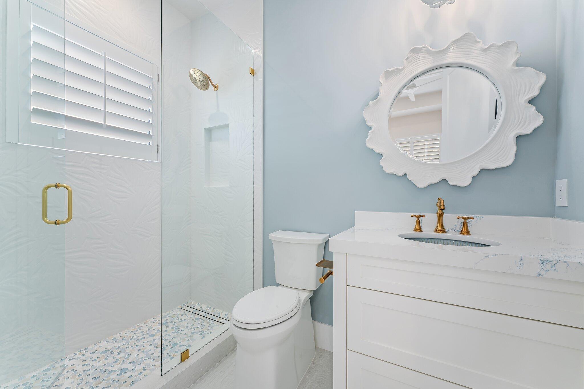 COUNTRY CLUB POINT - Residential