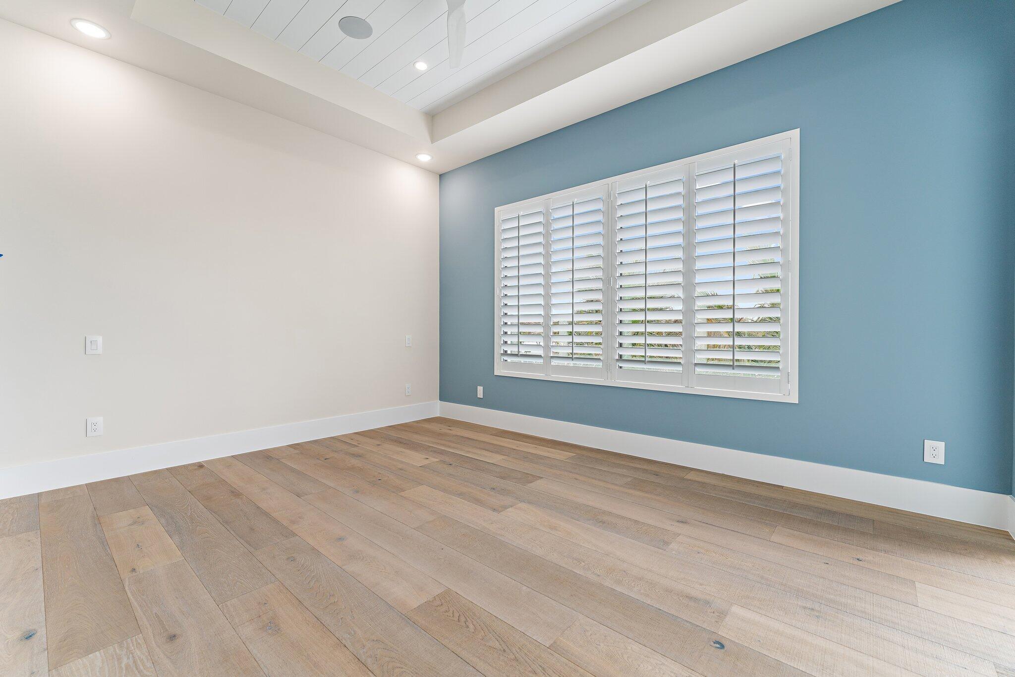 COUNTRY CLUB POINT - Residential