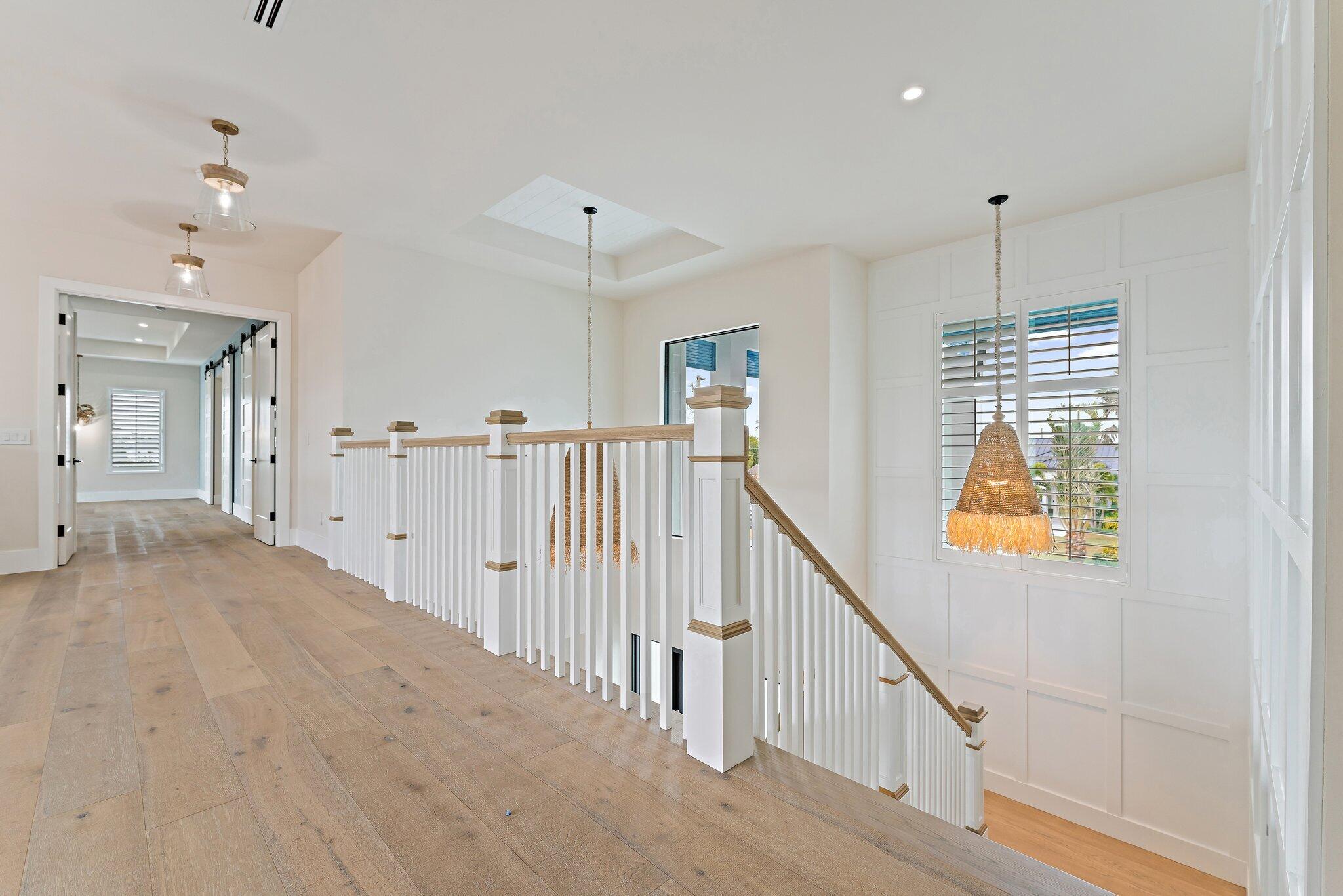 COUNTRY CLUB POINT - Residential