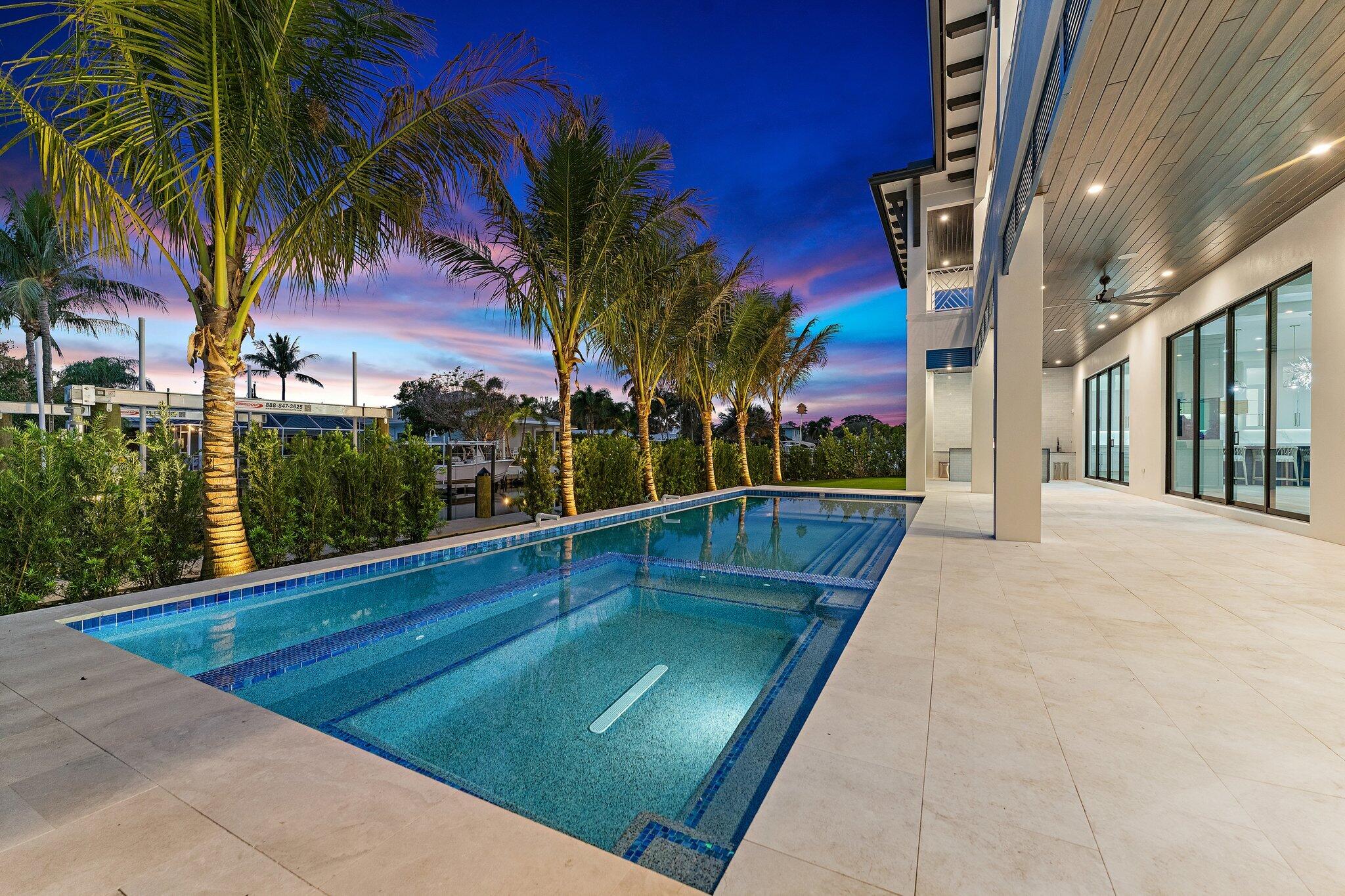 COUNTRY CLUB POINT - Residential