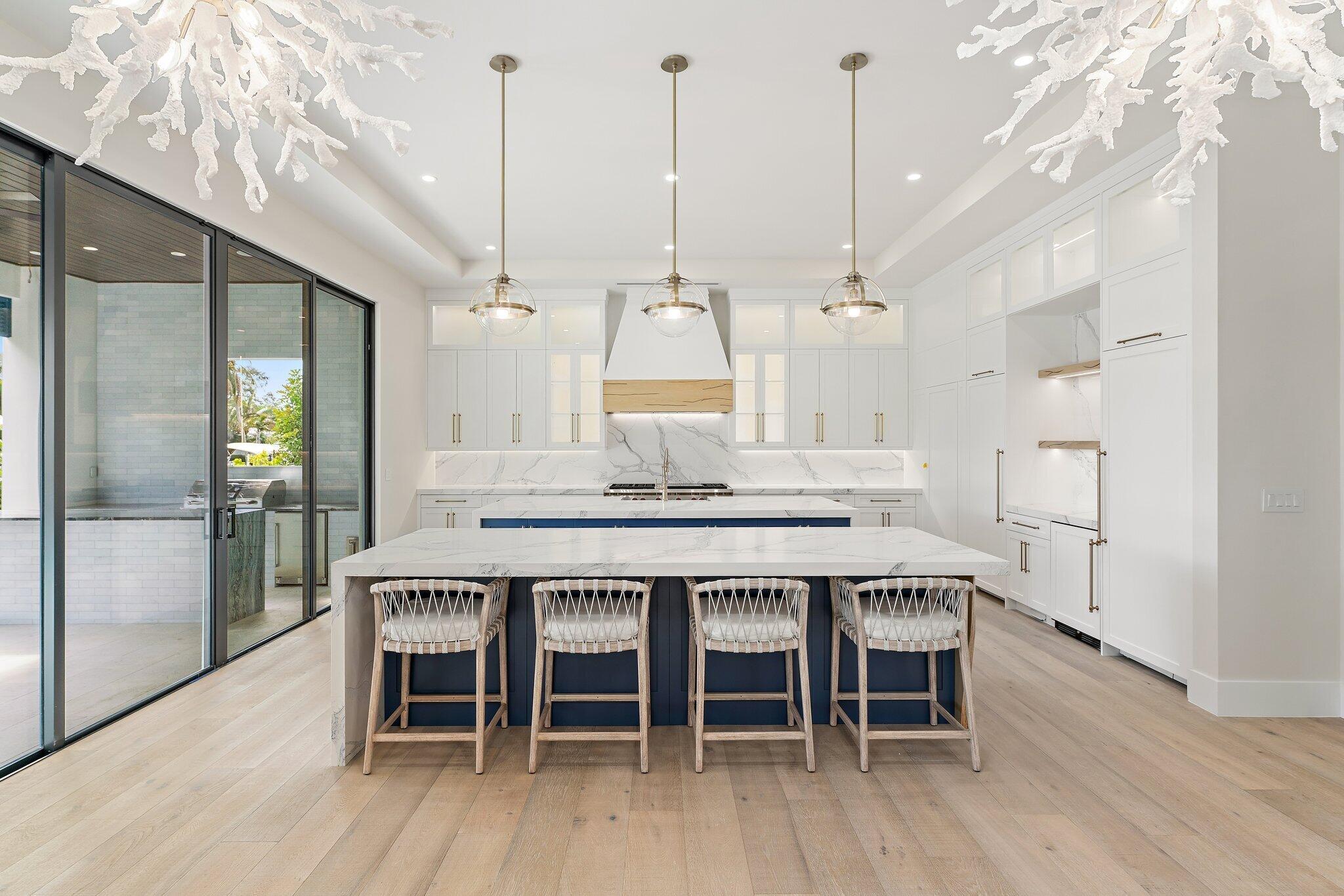 COUNTRY CLUB POINT - Residential