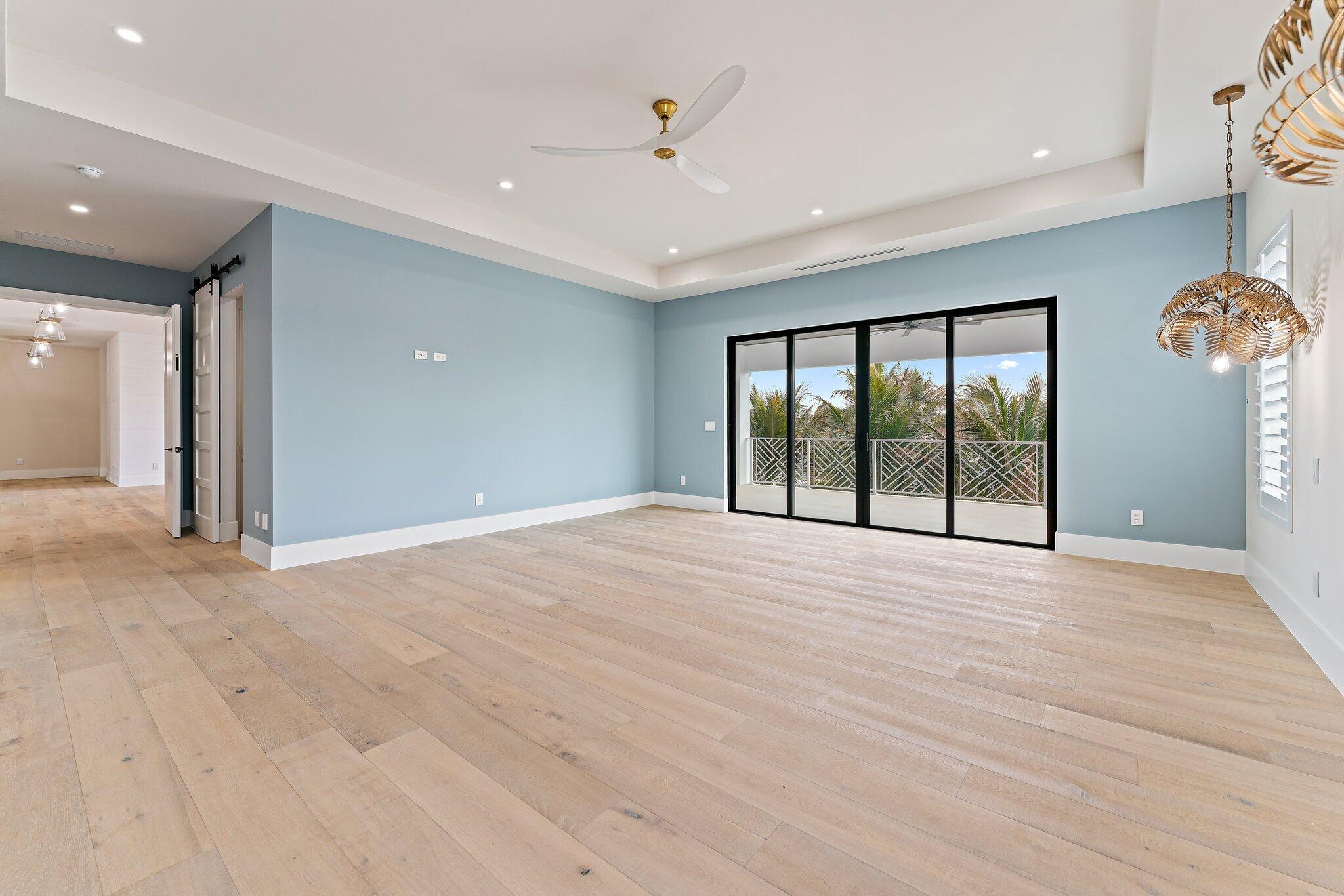 COUNTRY CLUB POINT - Residential