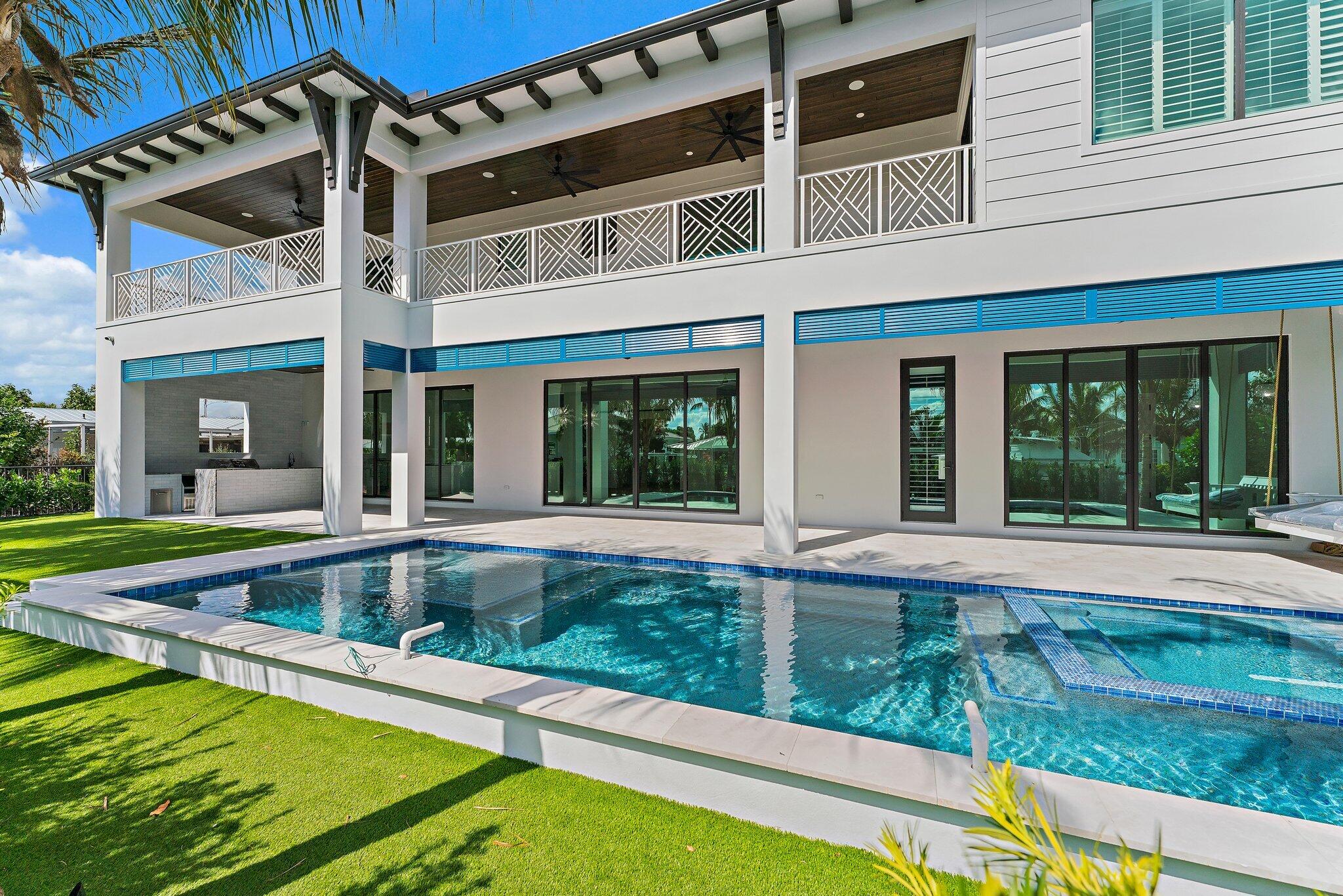 COUNTRY CLUB POINT - Residential