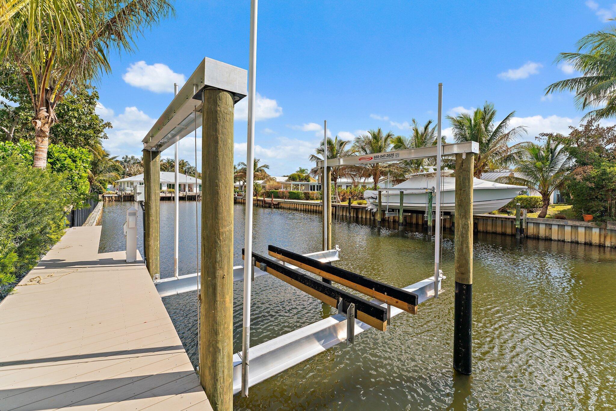 COUNTRY CLUB POINT - Residential