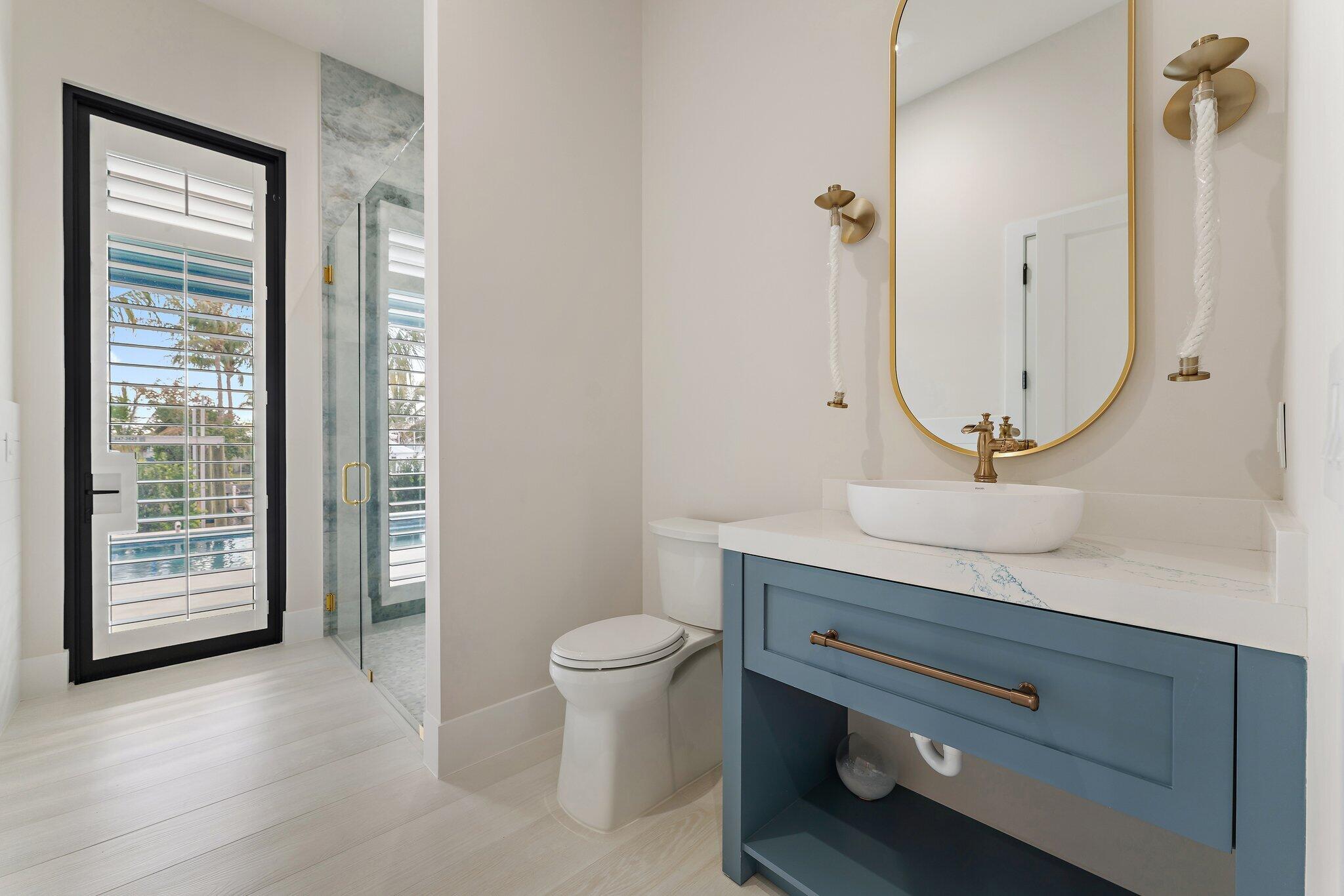 COUNTRY CLUB POINT - Residential