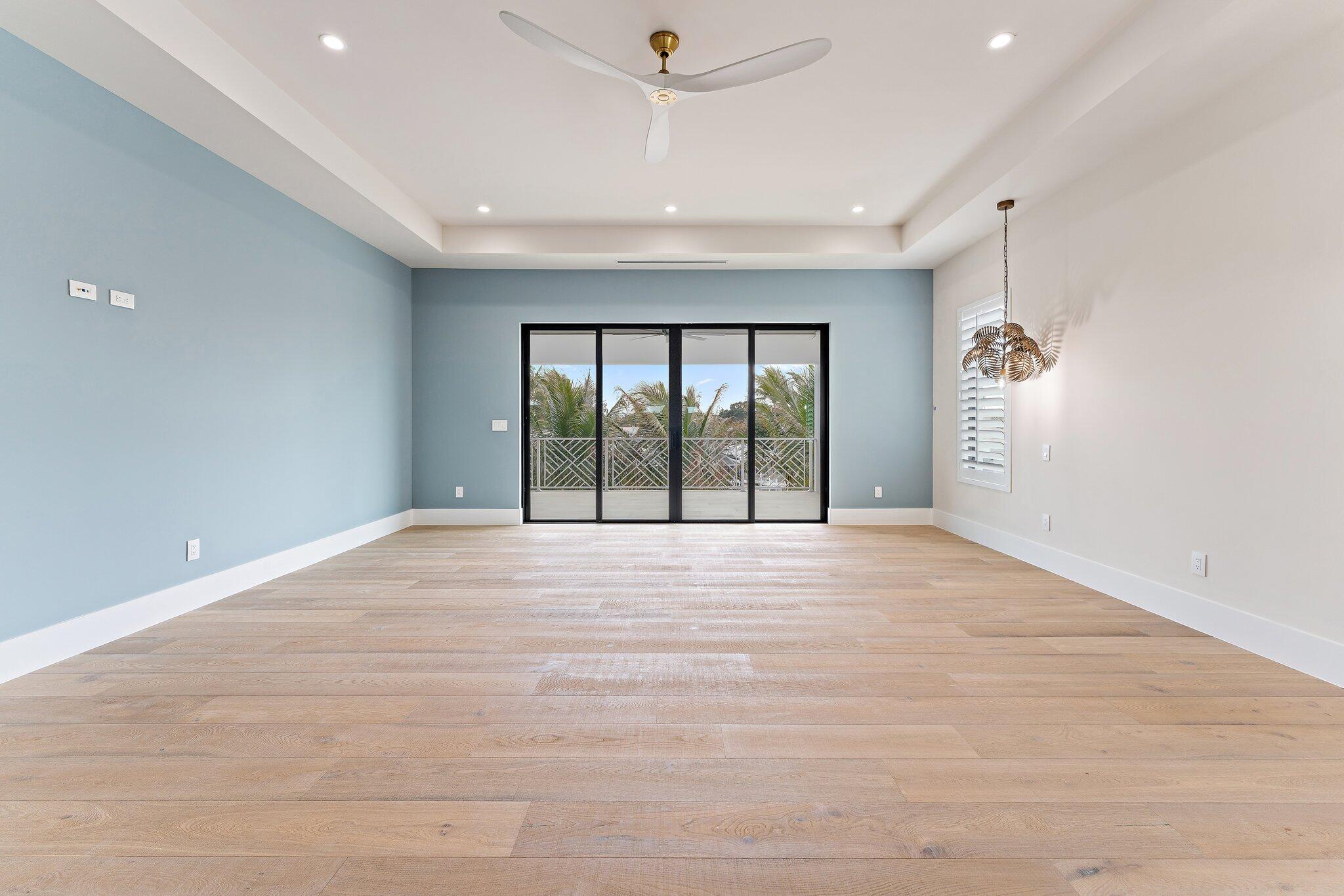 COUNTRY CLUB POINT - Residential