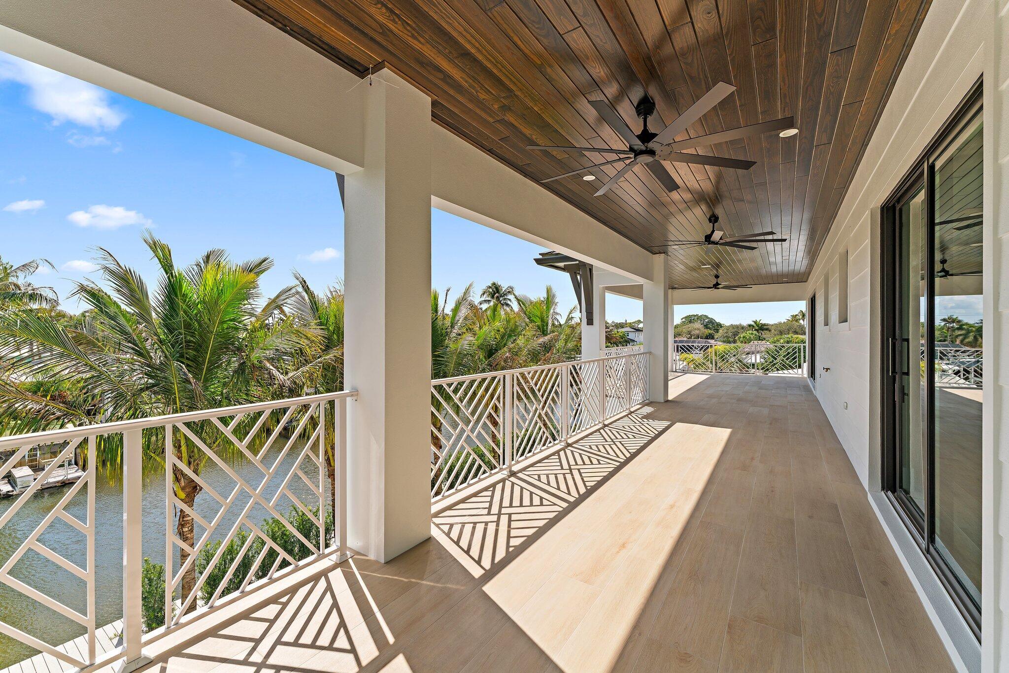 COUNTRY CLUB POINT - Residential