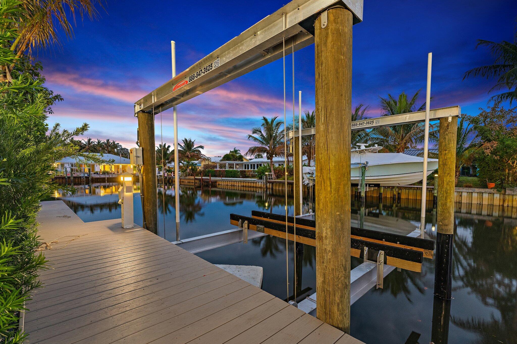 COUNTRY CLUB POINT - Residential