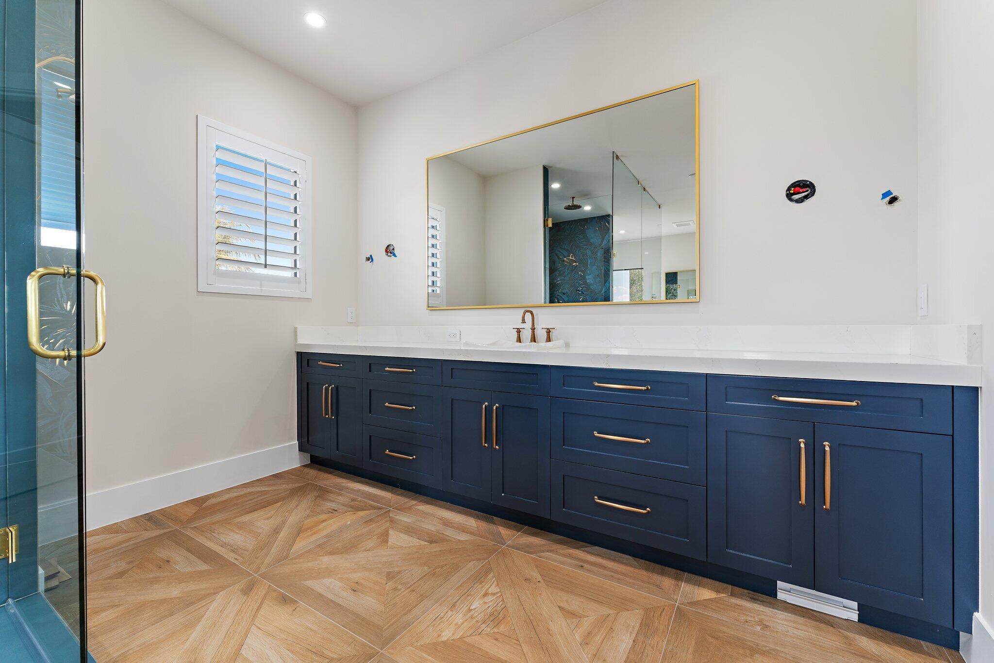 COUNTRY CLUB POINT - Residential