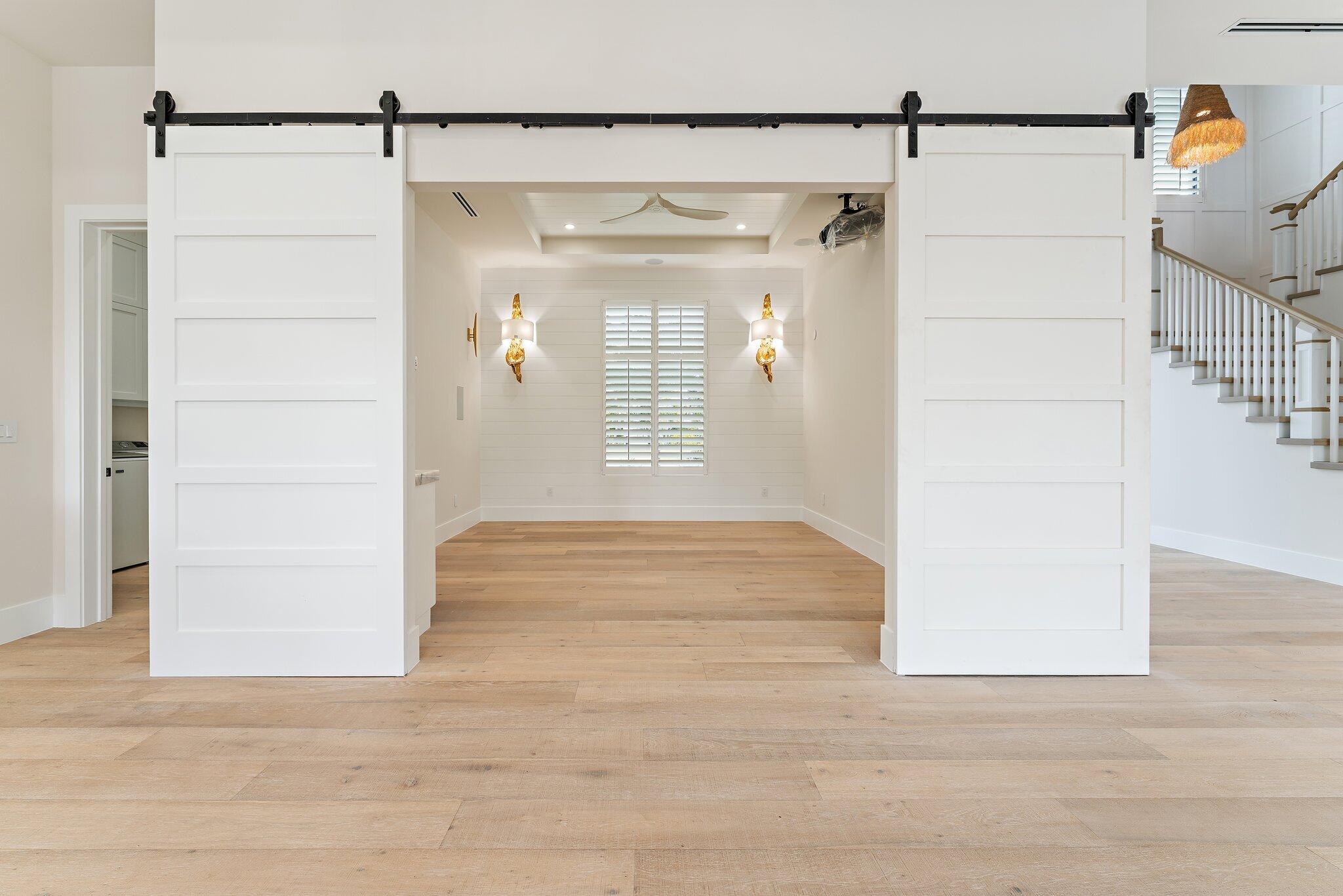 COUNTRY CLUB POINT - Residential