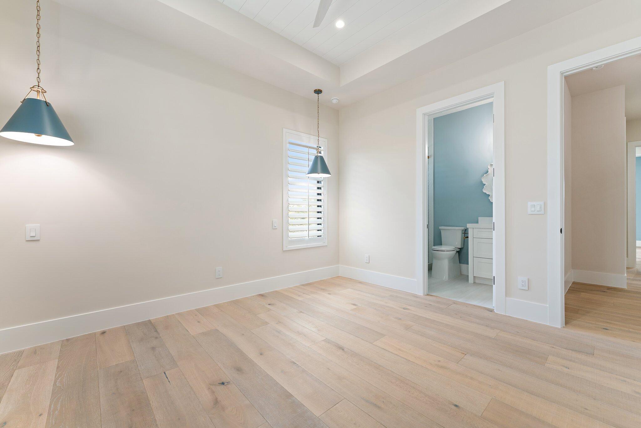 COUNTRY CLUB POINT - Residential