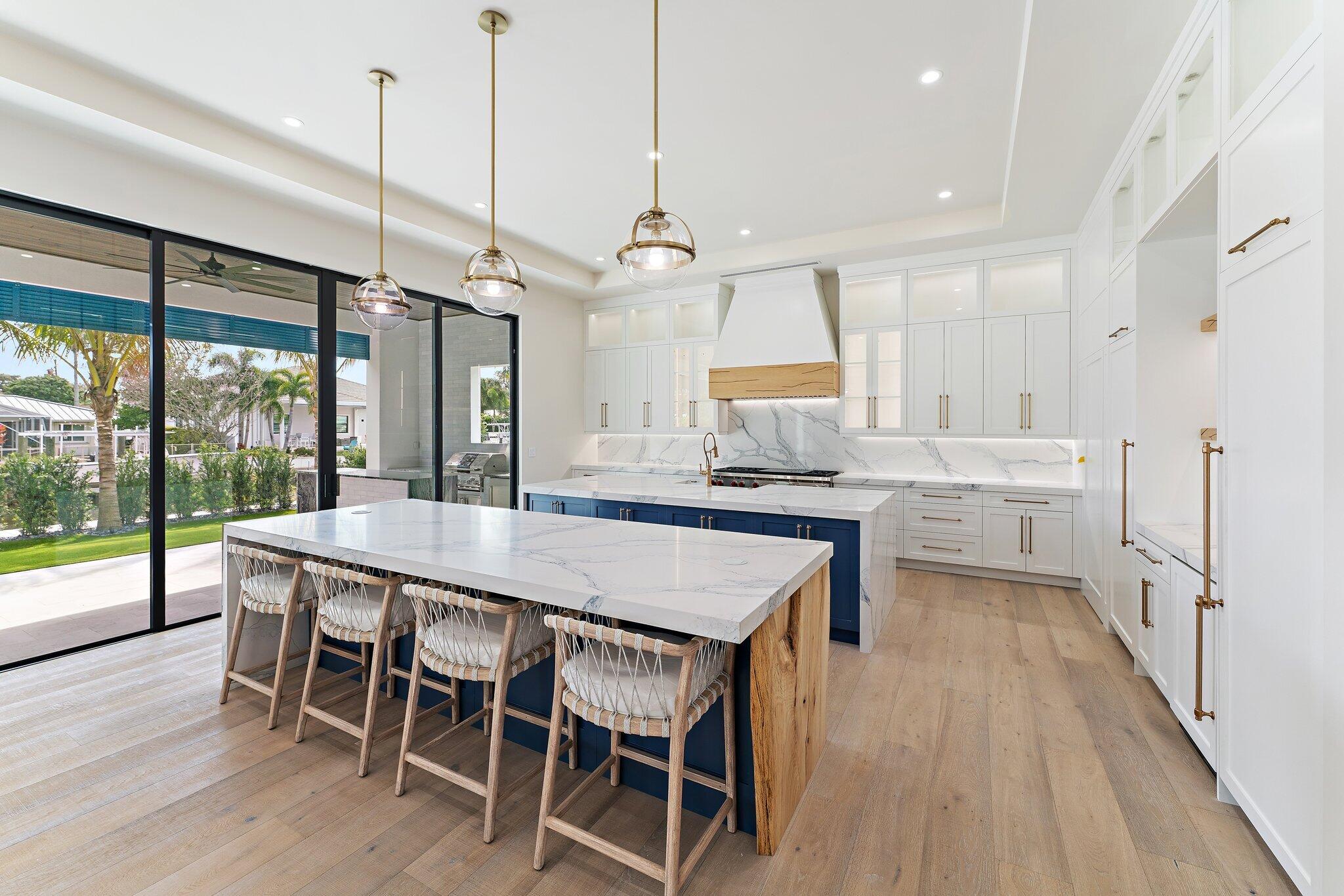 COUNTRY CLUB POINT - Residential