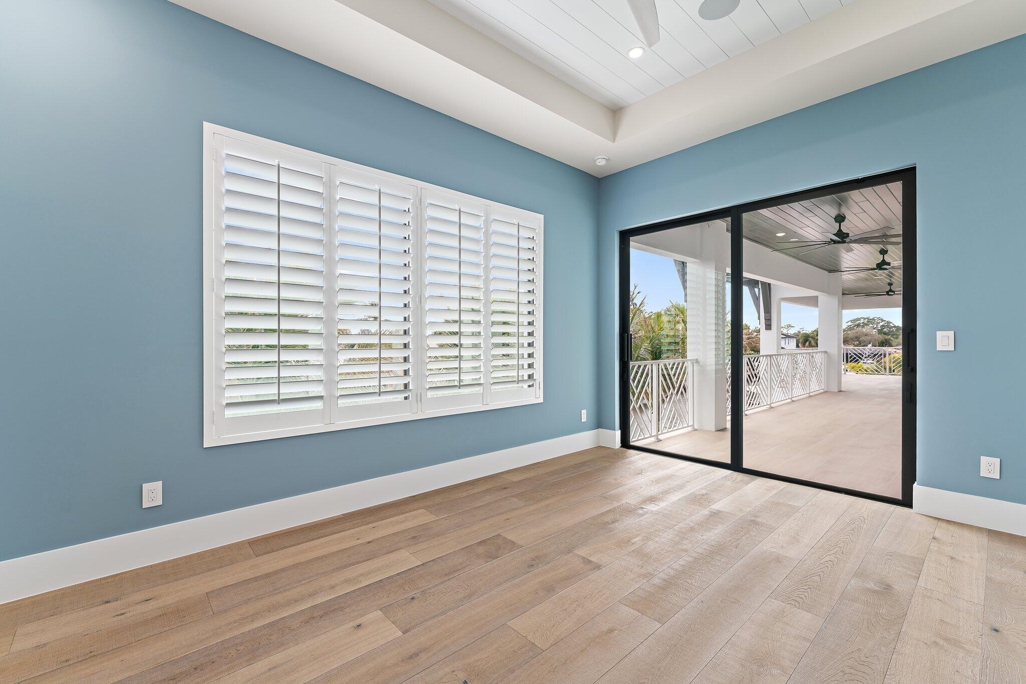 COUNTRY CLUB POINT - Residential