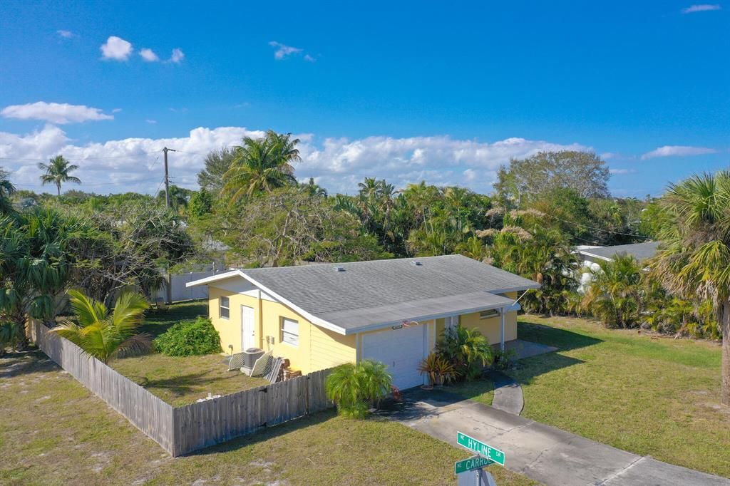 Photo of 4105 NE Carrol Court, Jensen Beach, FL 34957 (MLS # R10863072)