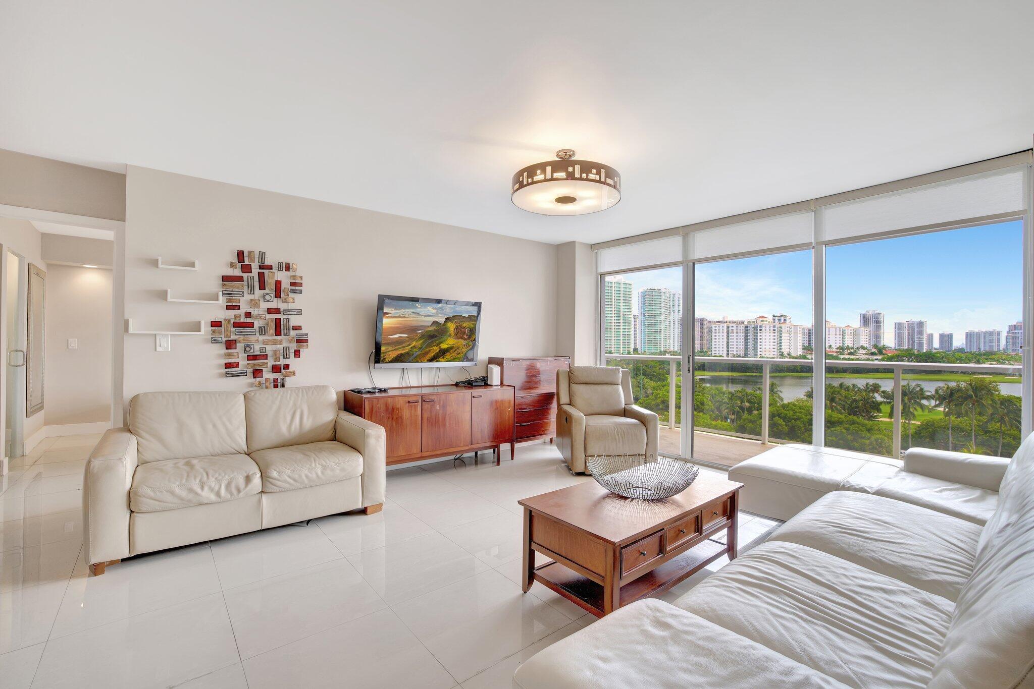 3701 N COUNTRY CLUB Drive 907