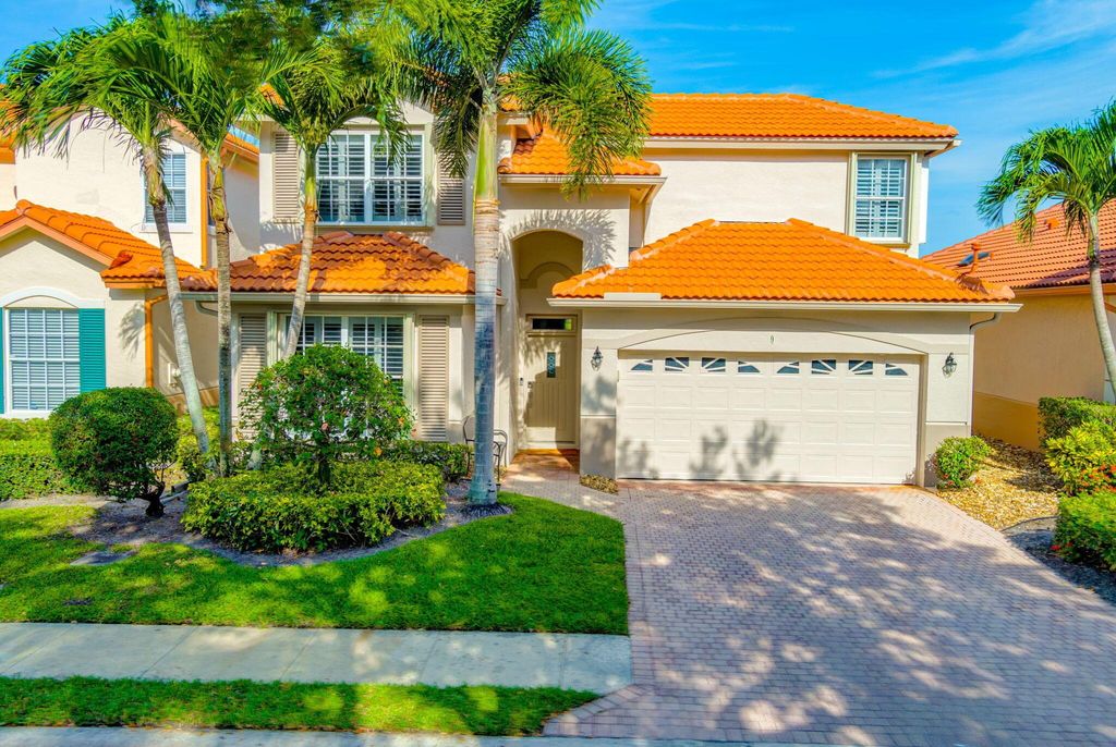 Photo of 9 Porta Vista Circle, Palm Beach Gardens, FL 33418 (MLS # R10973247)