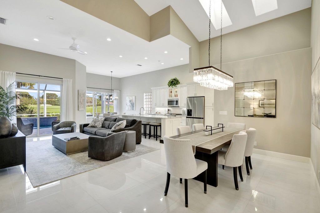 Photo of 9 Porta Vista Circle, Palm Beach Gardens, FL 33418 (MLS # R10973247)