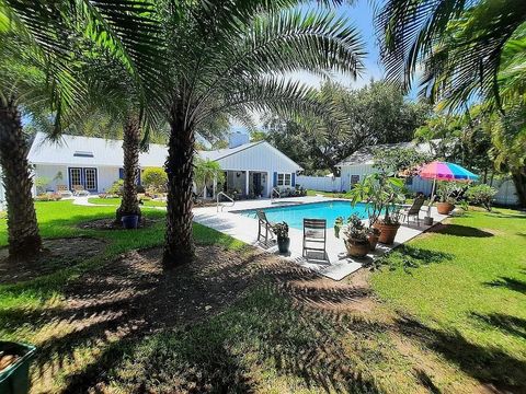 155 31st Avenue Vero Beach FL 32968